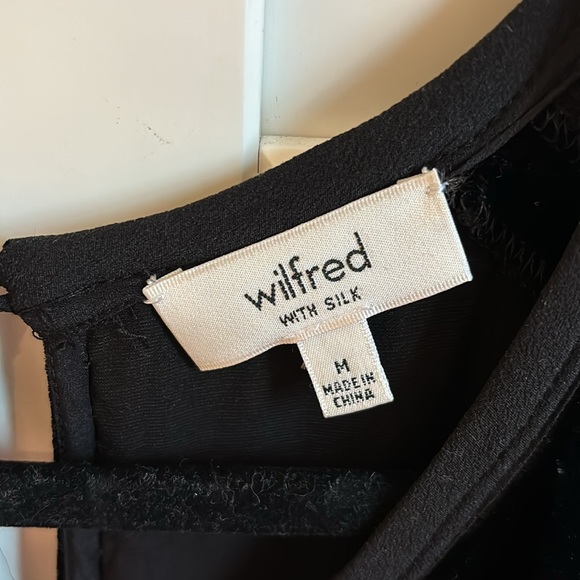 Aritzia Wilfred velvet top with silk detailing - Picture 2 of 2